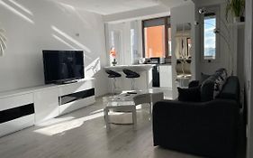Luxury Two Room Apartment Residence Militari M3